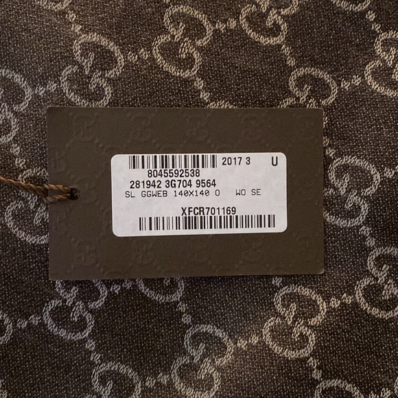 Gucci GG Jacquard Silk Wool Shawl - Picture 10 of 13